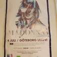 Här ser ni en bild på en poster av Madonna som är upphängd i mitt rum. Dessa planscher finns i centrum nästan överallt, vilket gjorde att vi passade på att […]