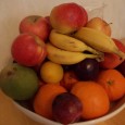 Så här mycket frukt köpte vi… Vi gjorde fruktsallad av de mesta frukterna, det är så gott!